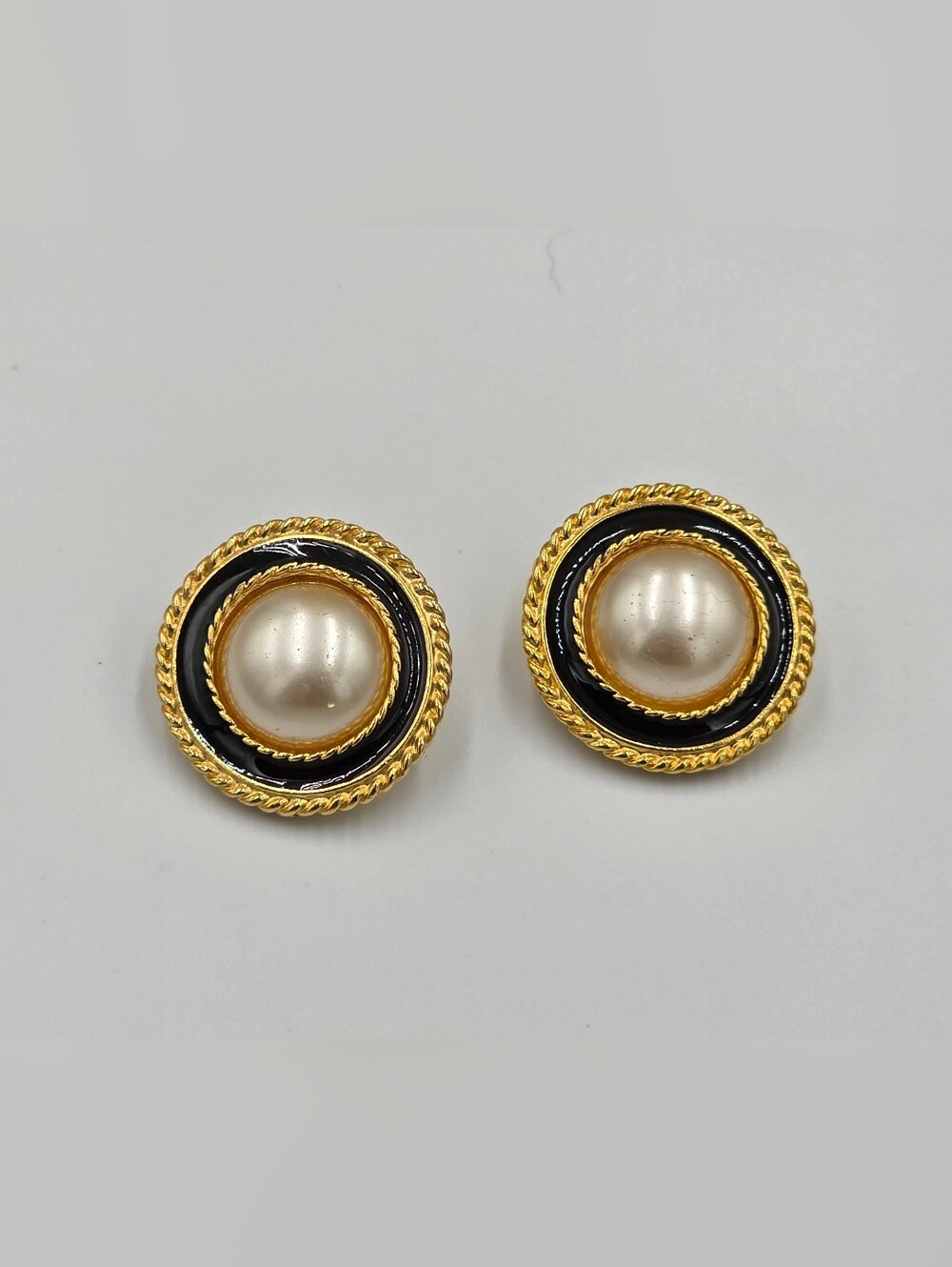 Premier Designs Gold & Black Pearl-Accent Button Clip On Earrings Vintage Style
